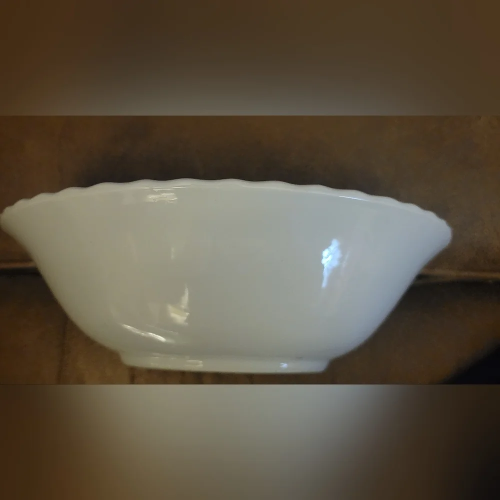 Vintage Westwood Bone China Elegant Lusterware Floral Gold Rim Serving Bowl‎